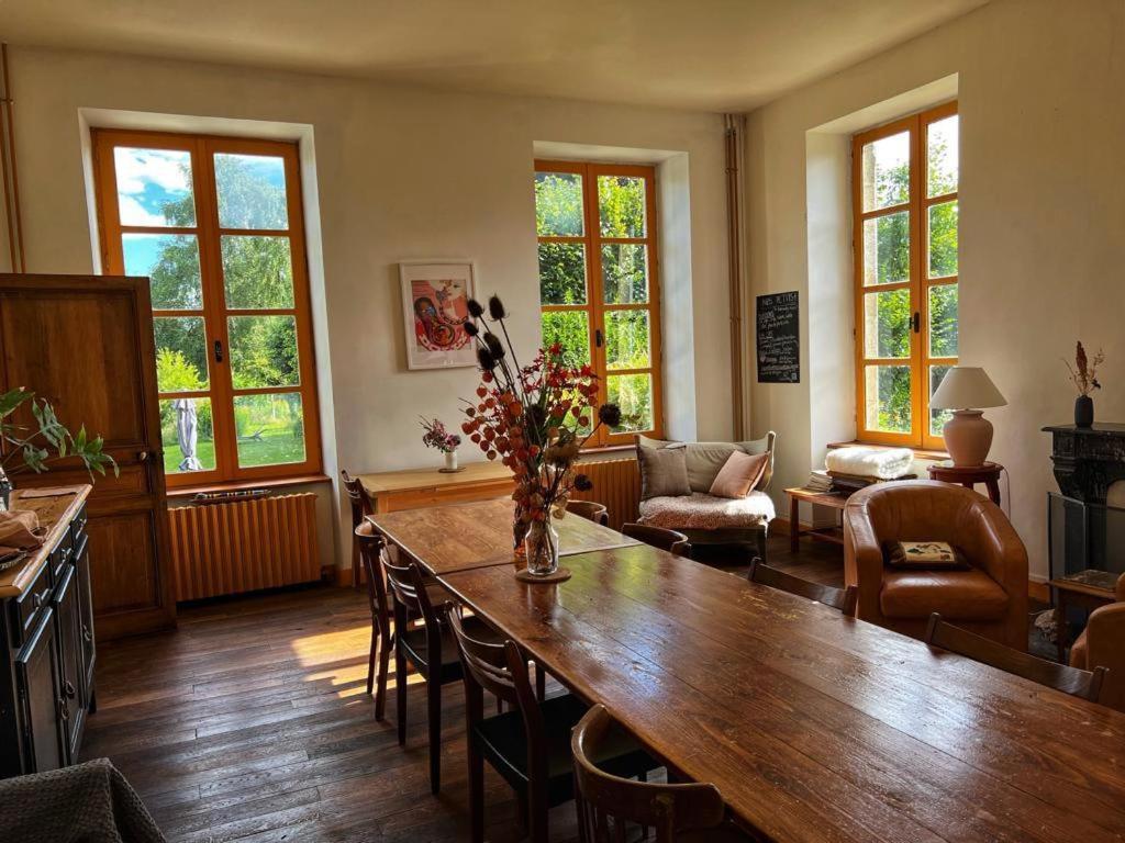 Maison D'Hotes La Doucelle Culture Et Bien-Etre Lignieres-Orgeres Luaran gambar